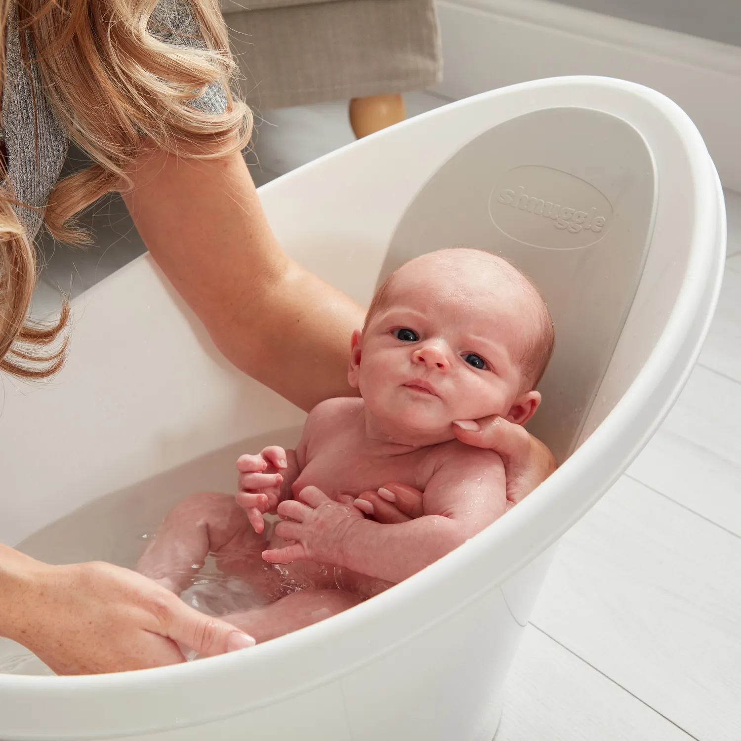 Shnuggle Baby Bath babybadekar hvid/grå blød