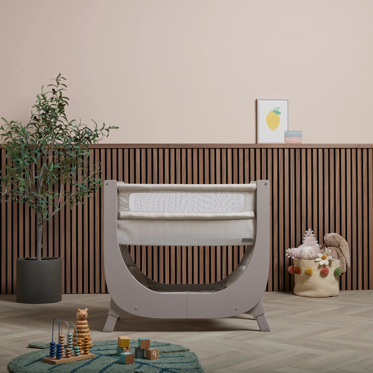 Shnuggle Air Lite samsovningsseng og sengetøj sæt