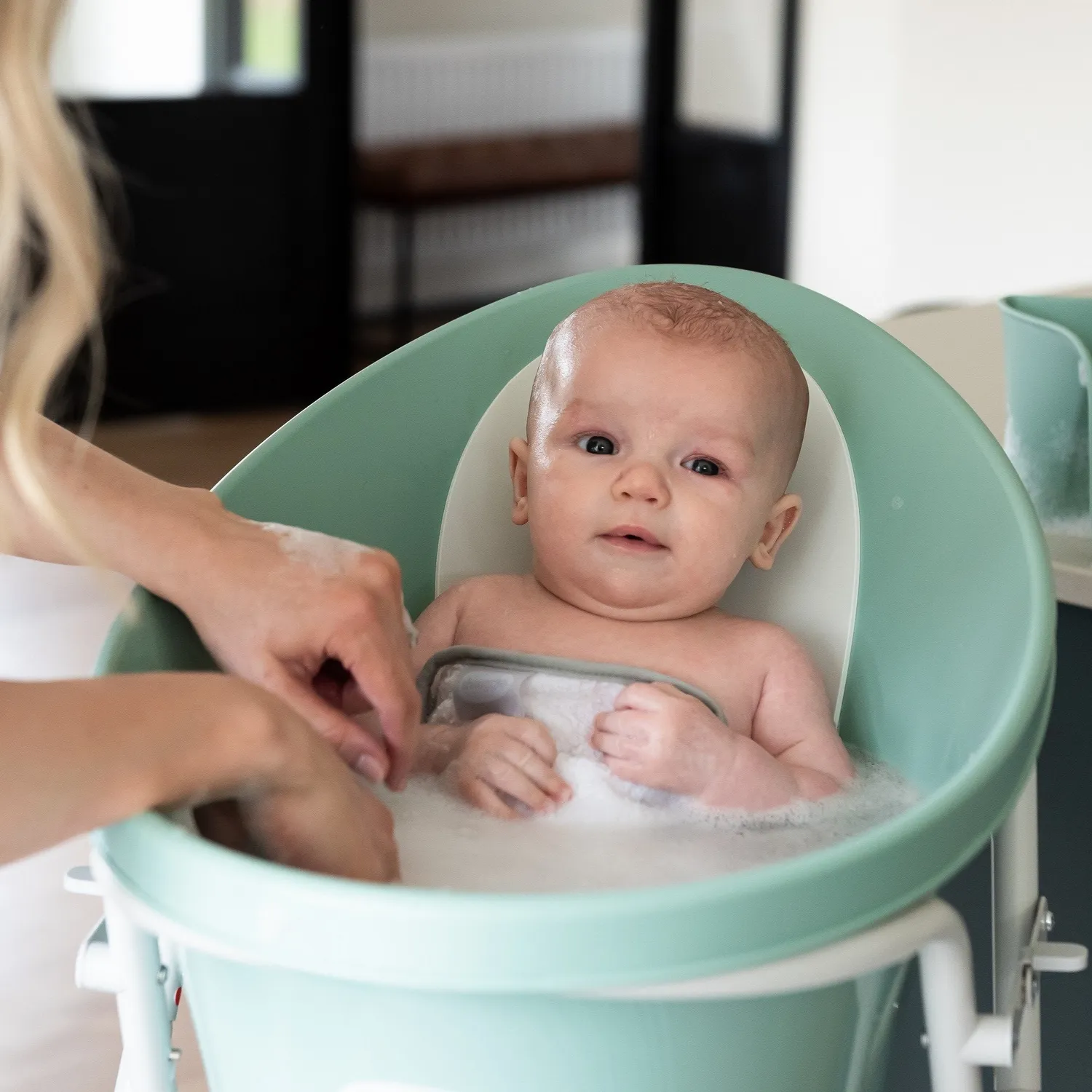 Shnuggle Baby Bath sæt babybadekar med stativ hvid