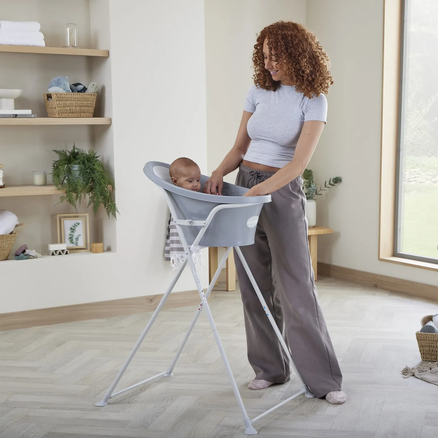 Shnuggle Baby Bath sæt babybadekar med stativ hvid