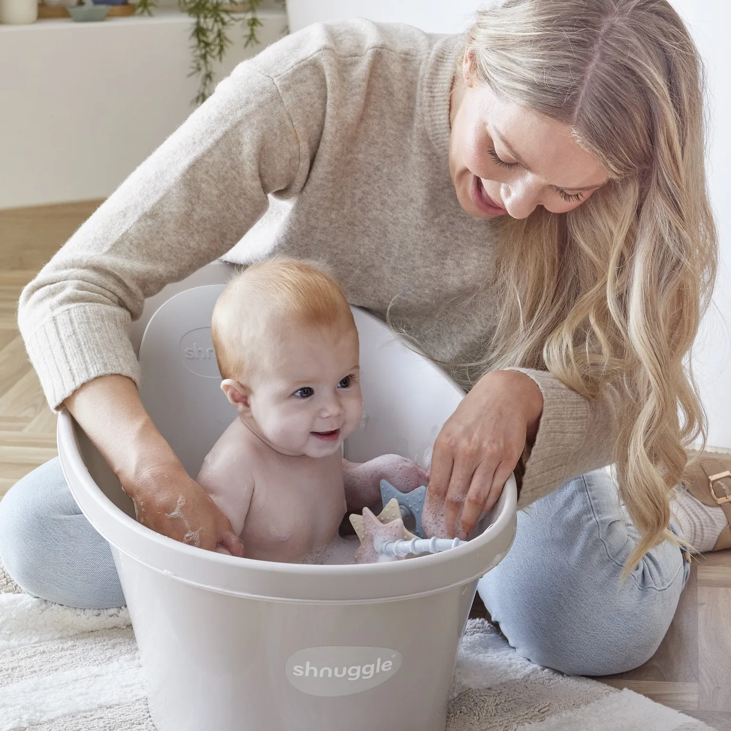 Shnuggle Newborn badekar sæt hvid børste