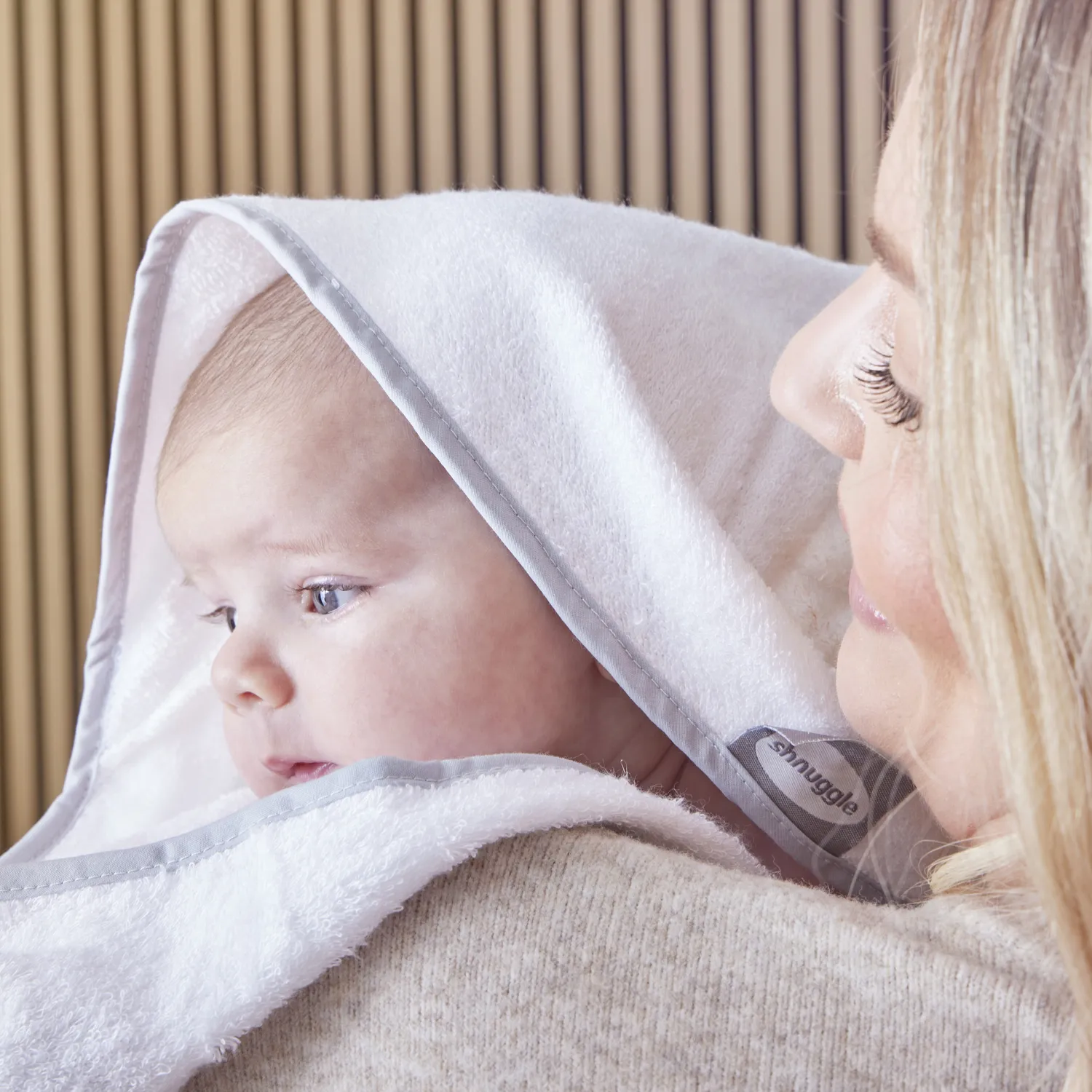 Shnuggle badehåndklæde til baby hvid 85x85 bambus