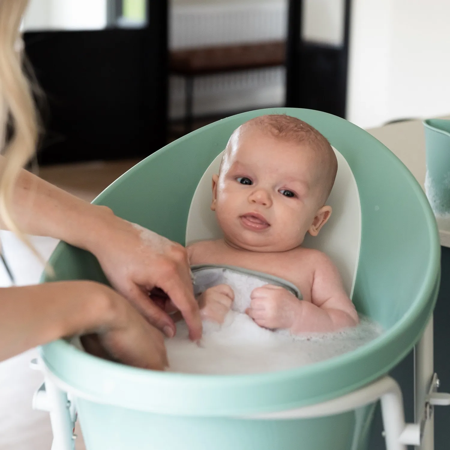Shnuggle Baby Bath babybadekar hvid/grå blød