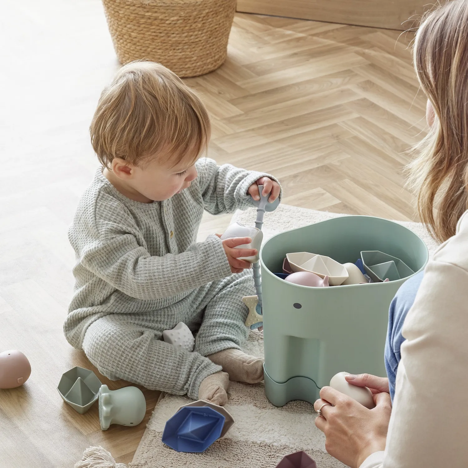 Shnuggle Ellie badelegetøj tørrestativ med drypbakke