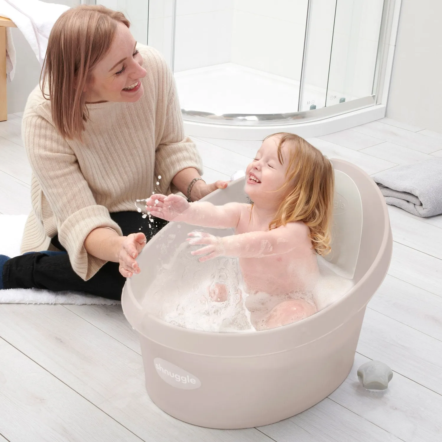 Shnuggle Toddler Bath kar og Ellie legetøjskurv sæt