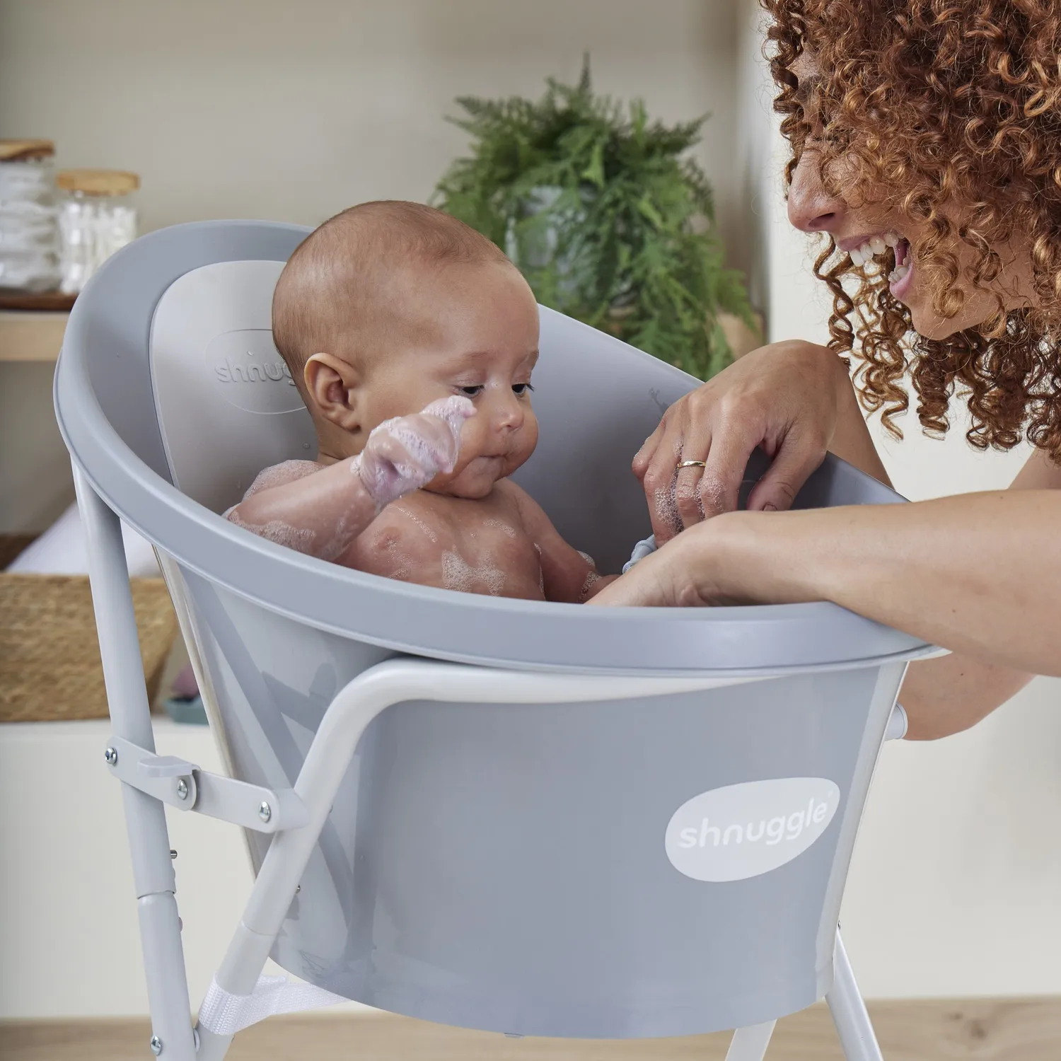 Shnuggle Baby Bath babybadekar hvid/grå blød