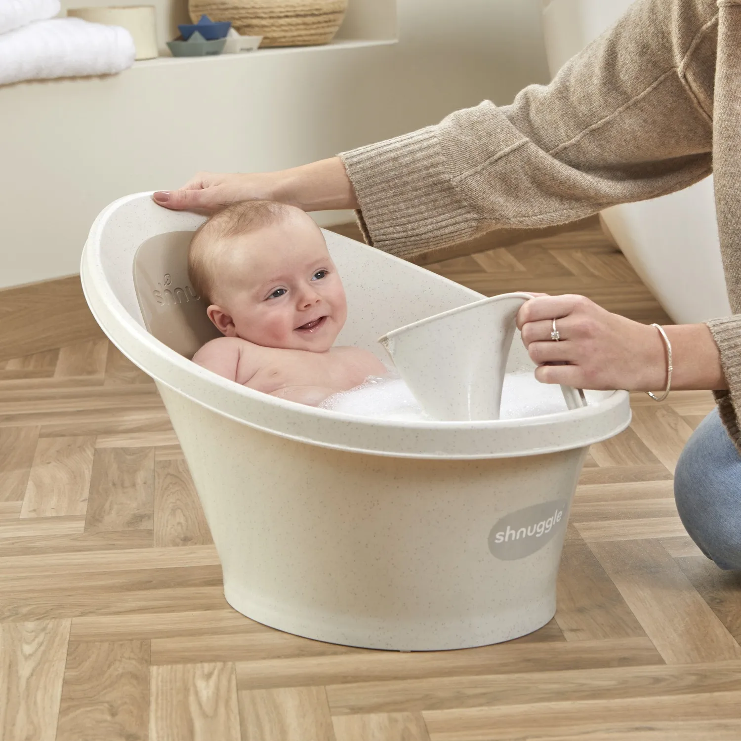 Shnuggle Eco babybad med stativ sæt genbrugsplast
